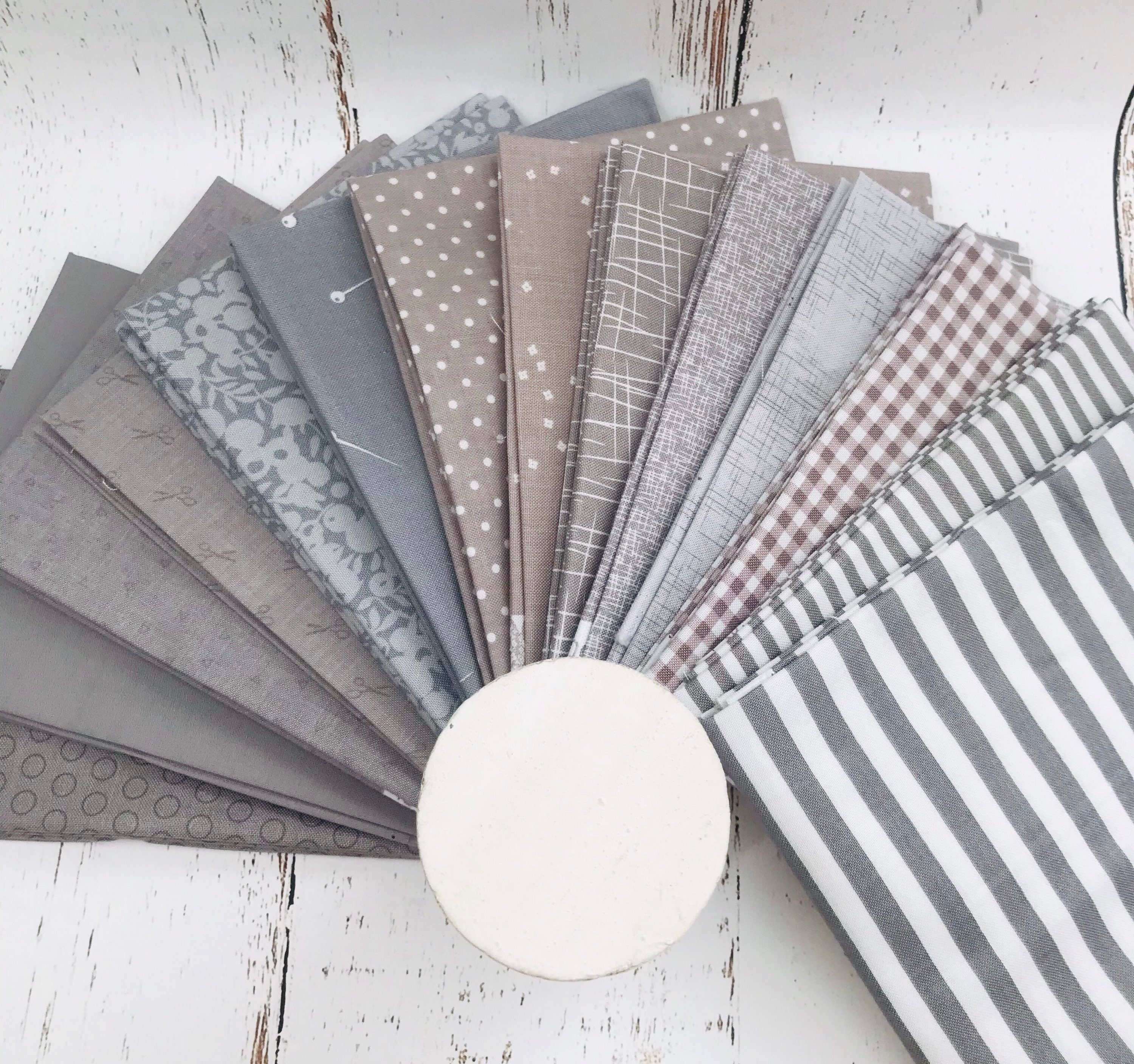 Fat Quarter Bundle (14 Fabrics) Gray Riley Blake Designs