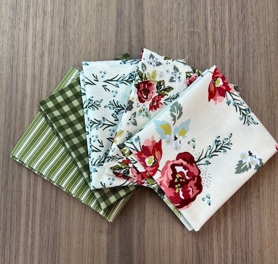 Bellissimo Gardens - Fat Quarter Bundle (5 Cream/Green Fabrics) by My Mind's Eye for Riley Blake Designs