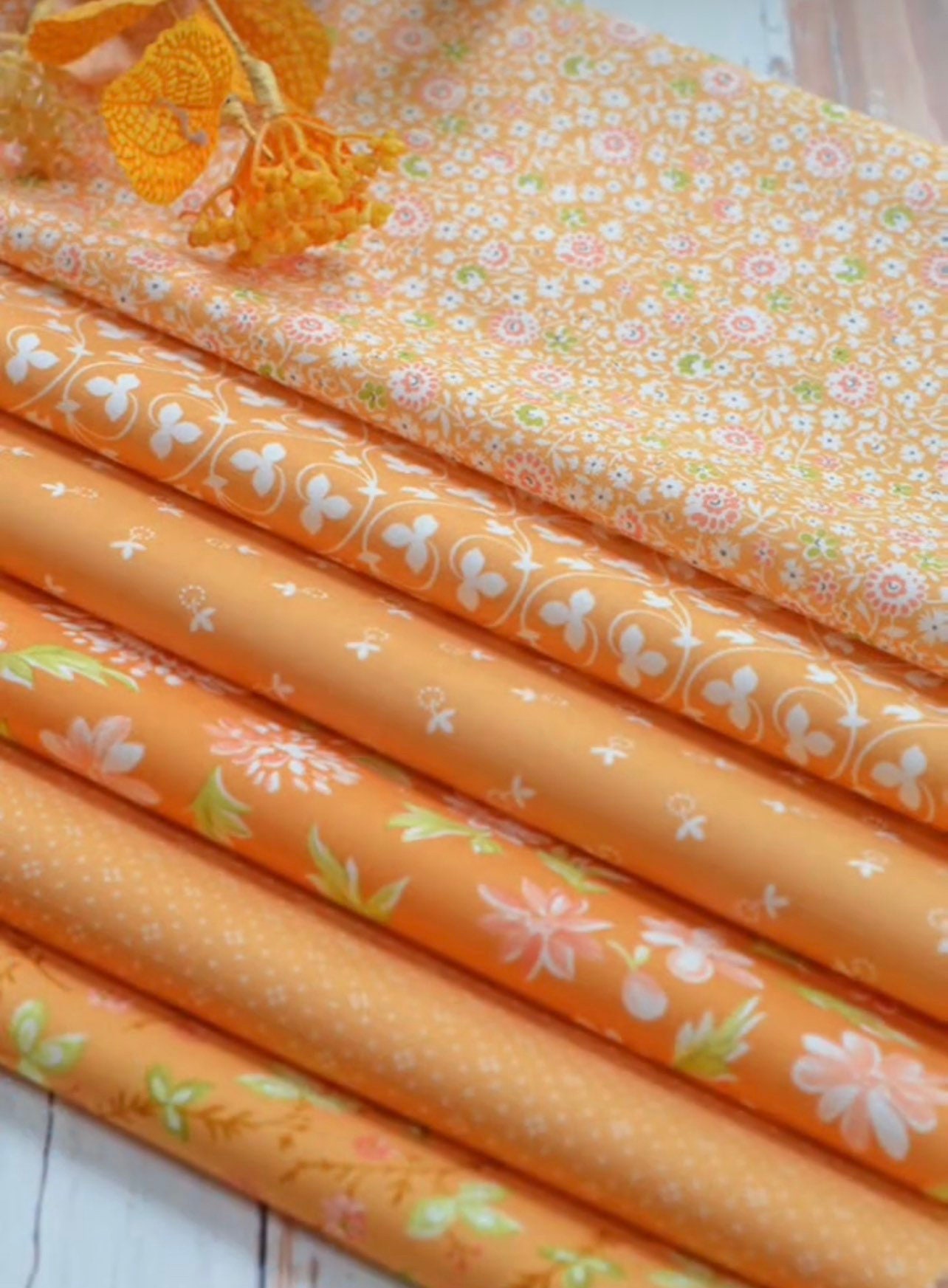 Cinnamon and Cream Fat Quarter Bundle (20450AB 40 Fabrics) by Fig