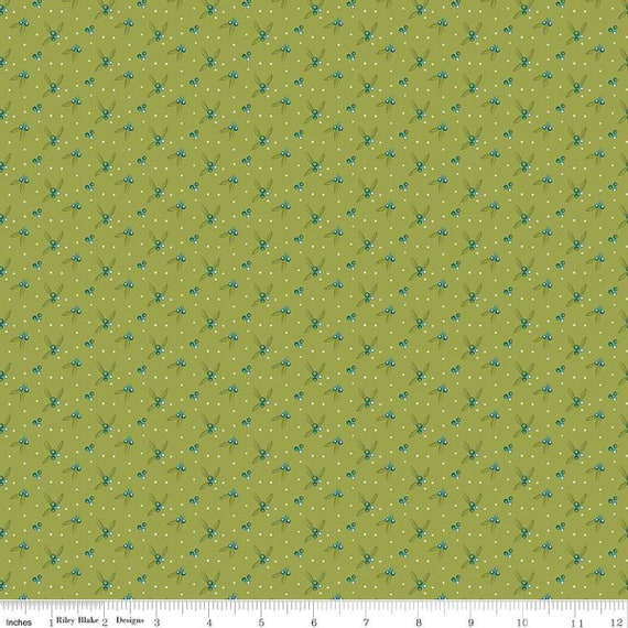 Arrival of Winter- 1/2 Yard Increments, Cut Continuously (C13527 Berries Green) by Sandy Gervais for Riley Blake Designs