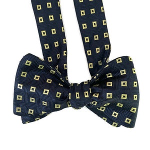 Men&#39;s Silk Bow Tie - Style Setter - One-of-a-Kind, Handcrafted - Self-tie or Pre-tied