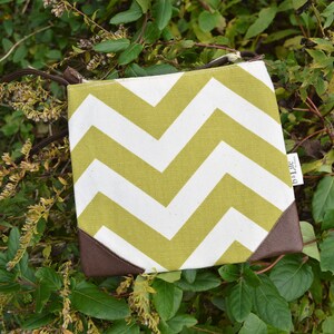 Green Chevron Crossbody Bag image 2