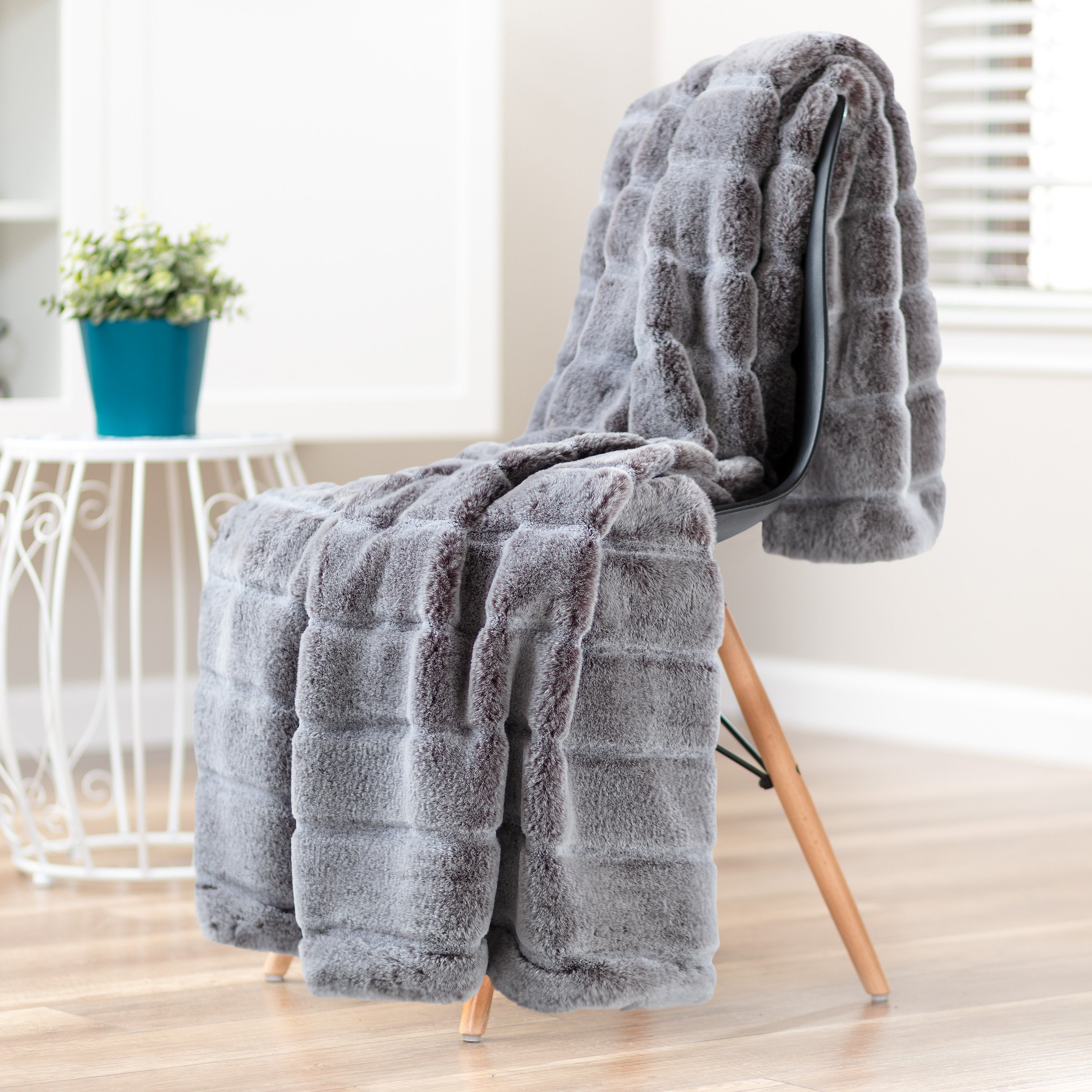 Small fluffy throw hotsell