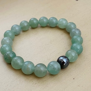 Green Jade beaded bracelet healing crystals Heart chakra wrist Mala natural green gemstone handmade gift stretchable bracelet for mens women