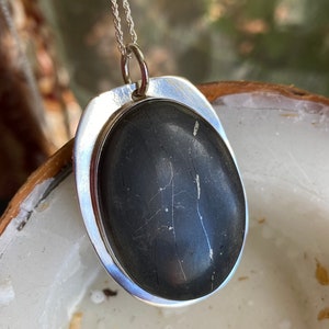 Elite Noble Shungite Necklace- EMF/5G Protection-Shungite Sterling Silver Set Crystal Shield Pendant-Shungite Healing Necklace for Men Women