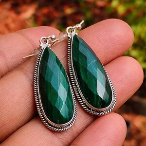 Orecchini con pietre preziose verde smeraldo in argento sterling / Orecchini pendenti sfaccettati a forma di goccia lunga o a barra rettangolare / Gioielli vistosi