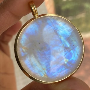 Gold Moonstone Necklace for Women -Round Moonstone Pendant- 18k Vermeil Moonstone Jewelry- Sterling Silver Gold Plated Moonstone Necklace