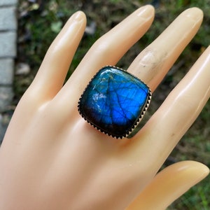 Find- blue gemstone cabochon ring-Labradorite Ring for Men Women-Square Labradorite 925 Sterling Silver ring-Labradorite Bezel Set Ring size 8 9 10 Adjustable Size Stone Rin