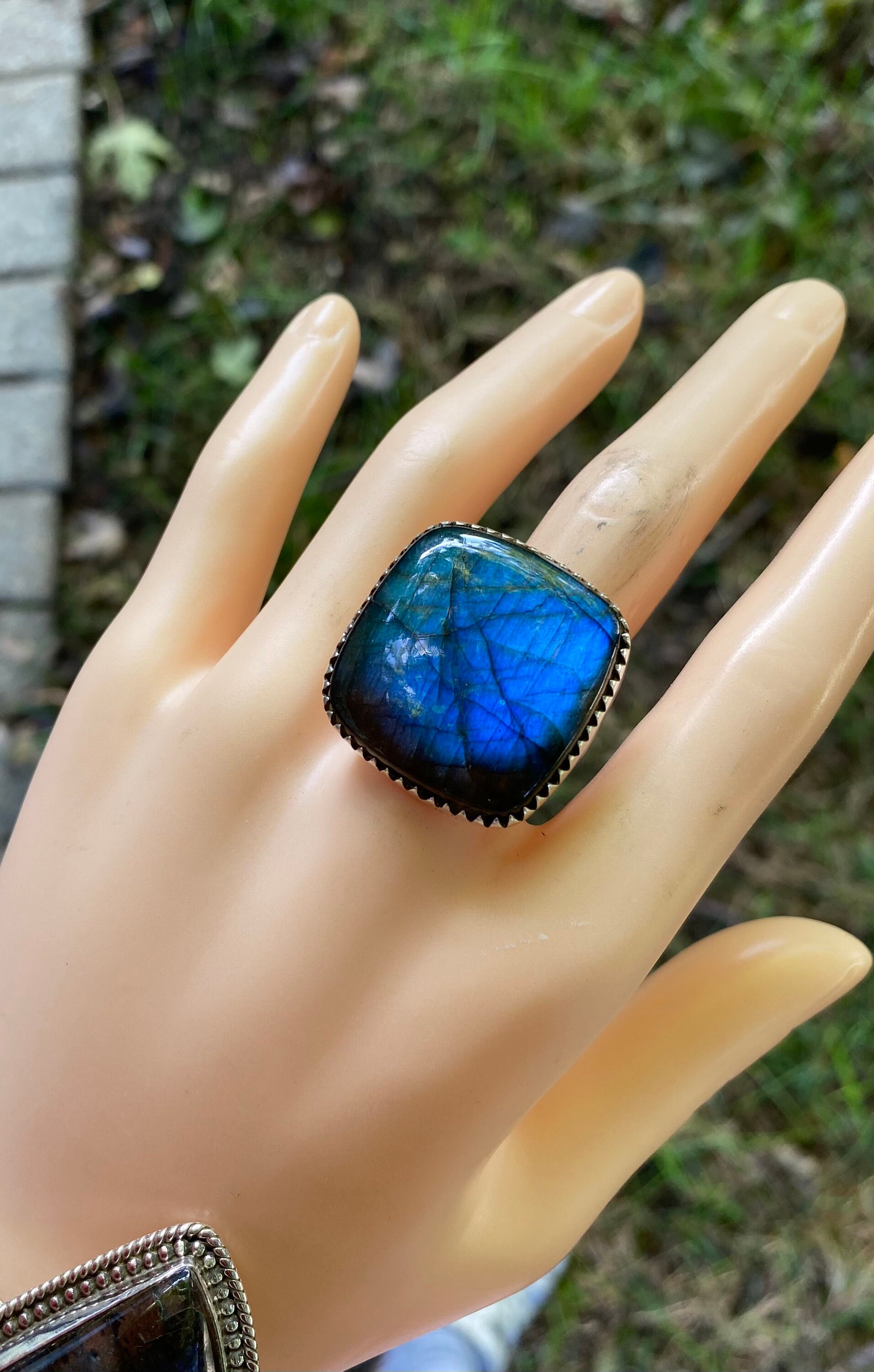•LABRADORITE - TEAR• dotted bezel silver ring (size 10)
