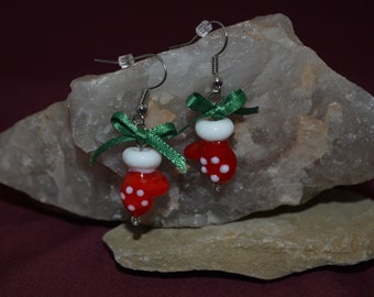 Oven mit earrings, Christmas bow, white polka-dot, red mits, Santa mittens, winter glove, holly green bow, Xmas oven mits, VioletOpalThreads
