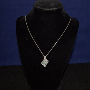 Silver Square diffusormedaljong, aromaterapihalsband, majsstjälkdesign, stålhänge, eterisk olja, burstil, fantasi, VioletOpal bild 5