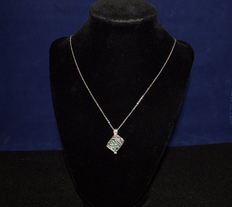 Silver Square diffusormedaljong, aromaterapihalsband, majsstjälkdesign, stålhänge, eterisk olja, burstil, fantasi, VioletOpal bild 5