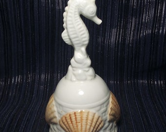 The Beachcombers Inn Ceramic 5" Seahorse & Shell Bell White / Beige