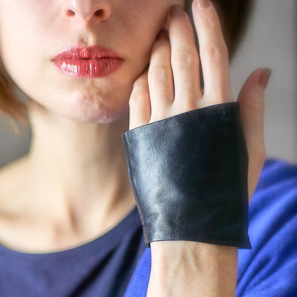 Black leather fingerless gloves Short Unisex, Various colors, Summer gloves, Fashion accessories, Mother's day gift