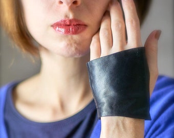 Women or Men leather fingerless gloves, Genuine leather, Various colors, Unisex gloves