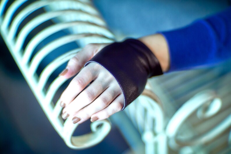 Leather gloves fingerless, Purple women elegant mittens, Mother's Day Gift image 7