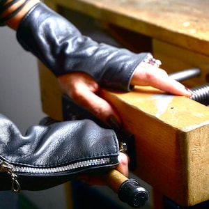 Leather gloves fingerless Car driving gloves for Women or Men Unisex gloves