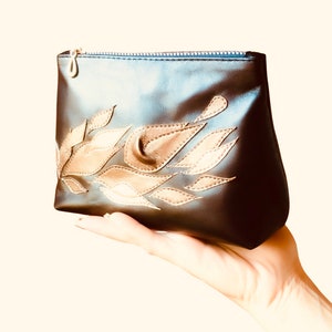 Bolsa de cosméticos para mulheres Bolsa de couro personalizada Carteira presente Bolsa de higiene pessoal com iniciais, bolsa de acessórios personalizada