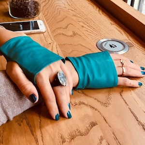 Leather fingerless gloves for women or men