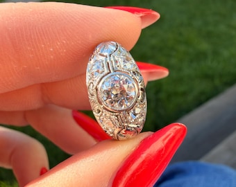 Early 1900s diamond ring in platinum