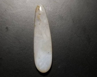 24 ct cookies and cream white plume agate cabochon