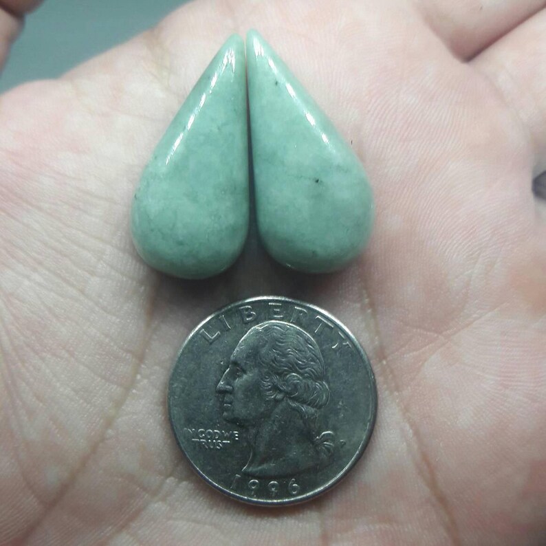 44 total Guatemala Jadeite drop shaped cabachons. Pair of matching 22 ct