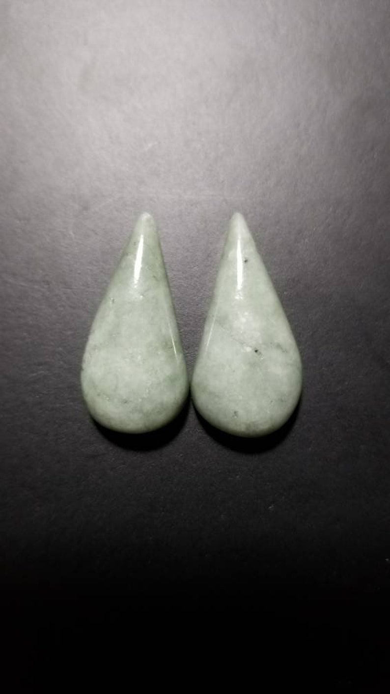 44 total Guatemala Jadeite drop shaped cabachons. Pair of matching 22 ct