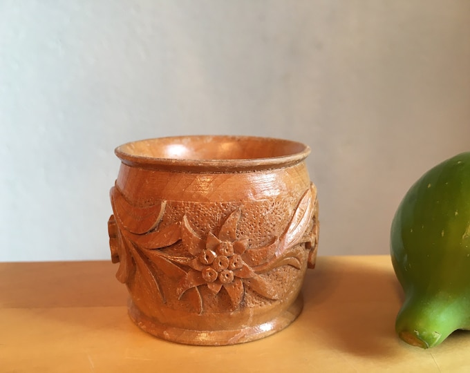 Hand Carved Napkin Ring Edelweiss Swiss Wood Carving