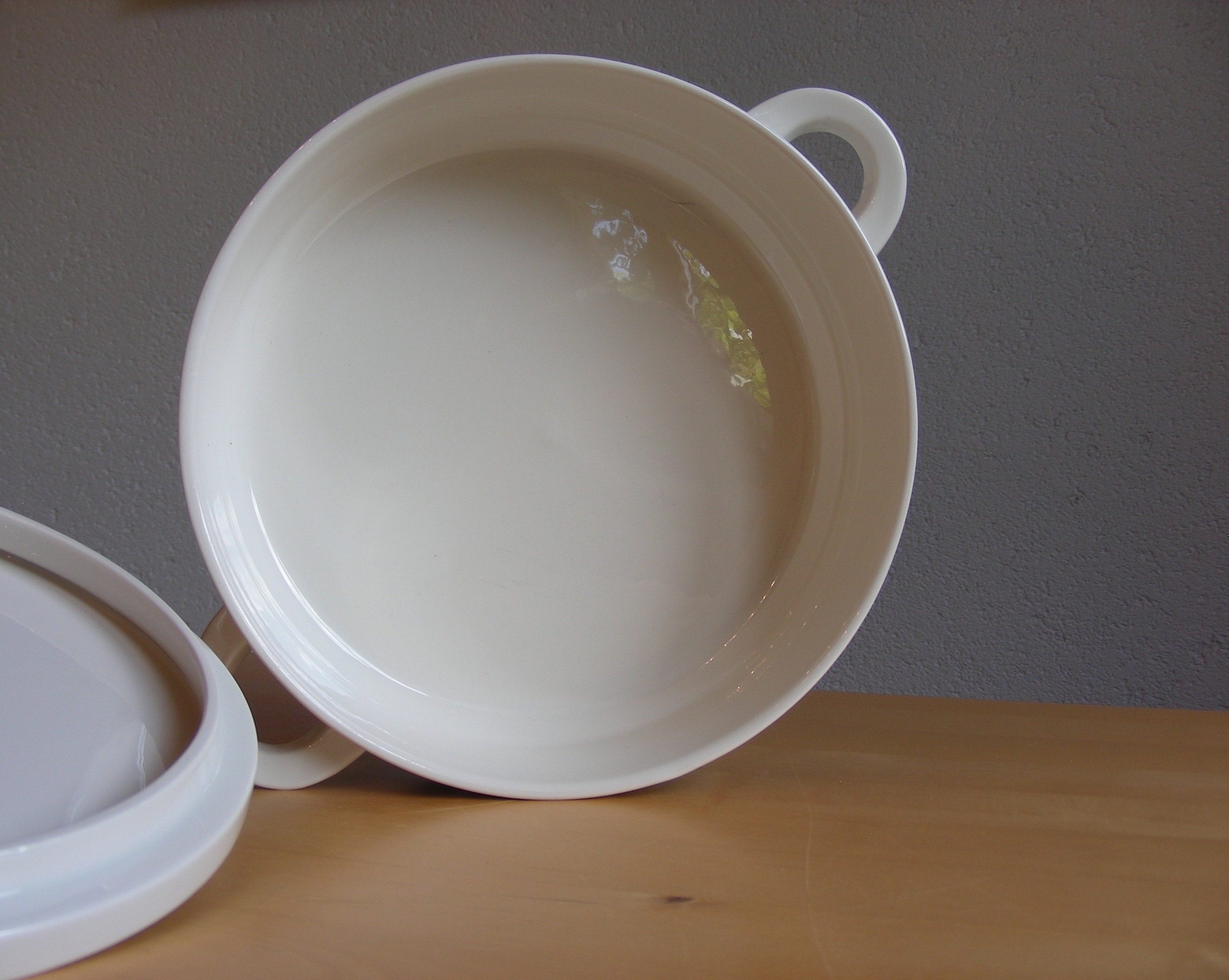 Villeroy and Boch casserole dish with lid, Acapulco design