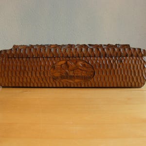 Scatola di legno intagliata a mano, decorazione alpina svizzera vintage