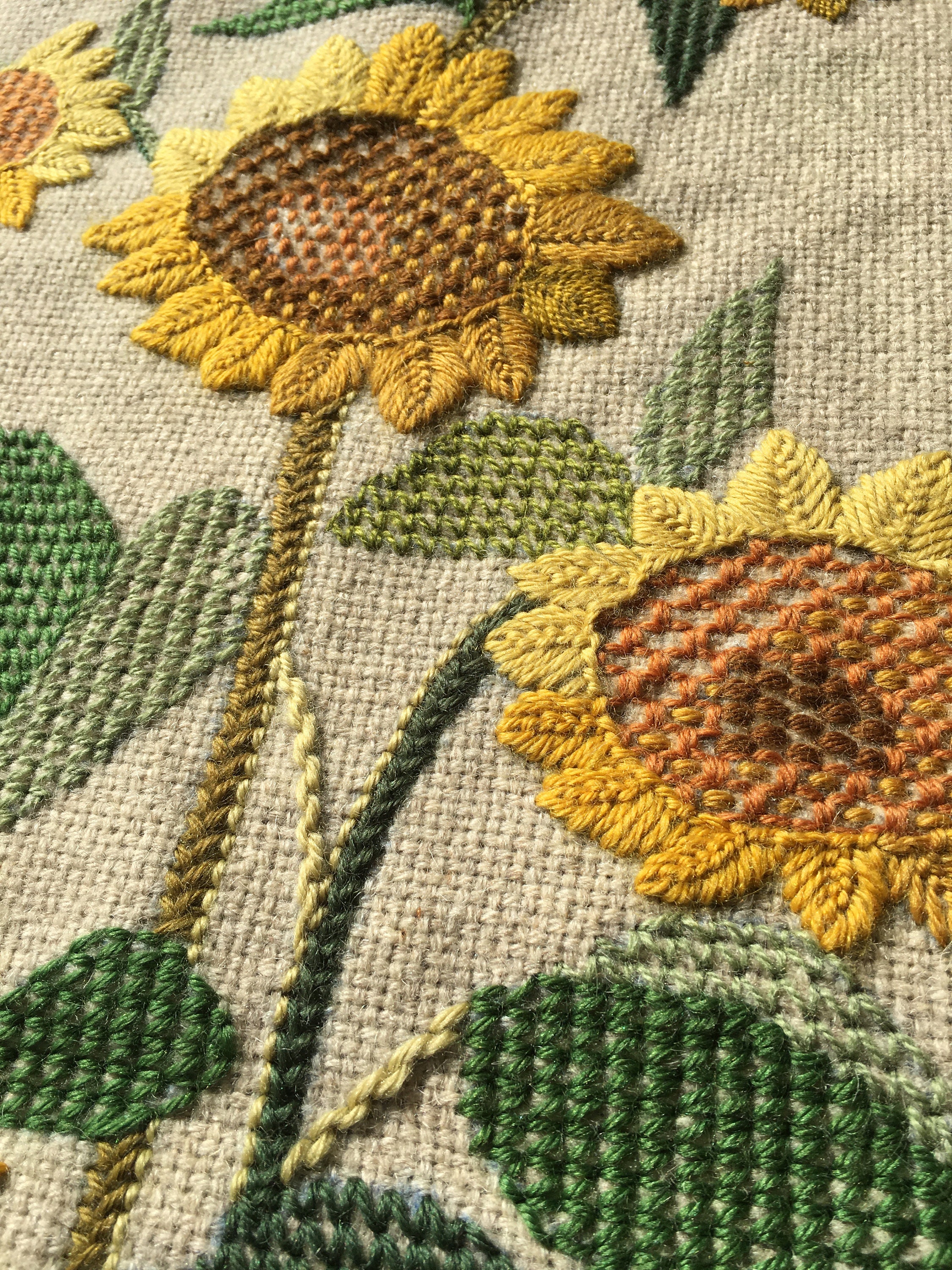 Sunflower wall hanging, boho wall deco, bohemian decor, vintage wall