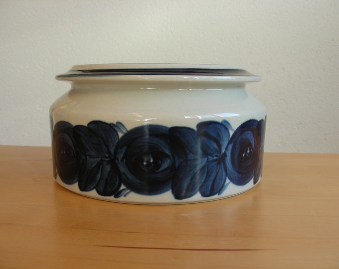 Vintage Arabia Finland Blue Anemone tureen dish