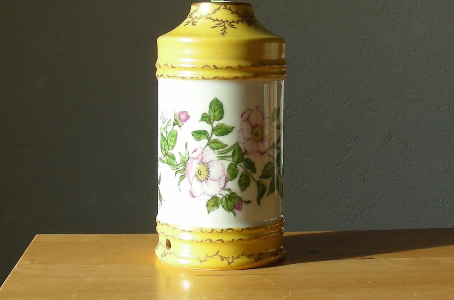 Kaiser porcelain lamp base hand painted vintage