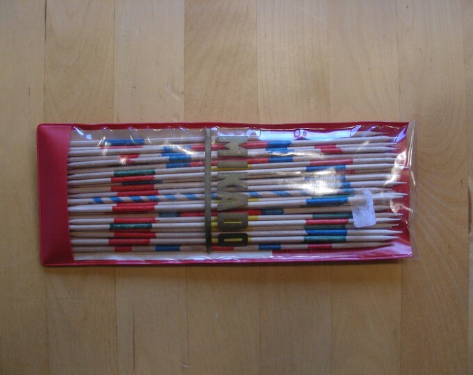 Vintage mikado, pick up sticks set in plastic case