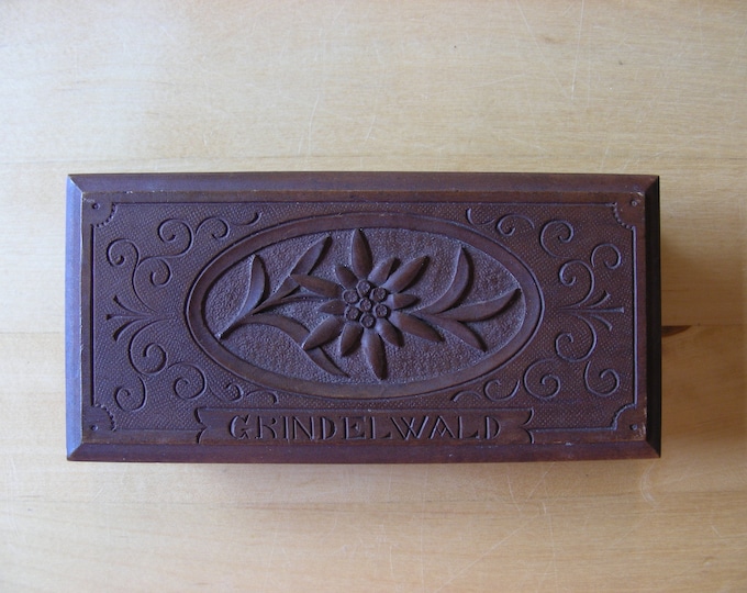 Vintage Hand Carved Swiss Stamp Box With Edelweiss Motif Grindelwald Souvenir