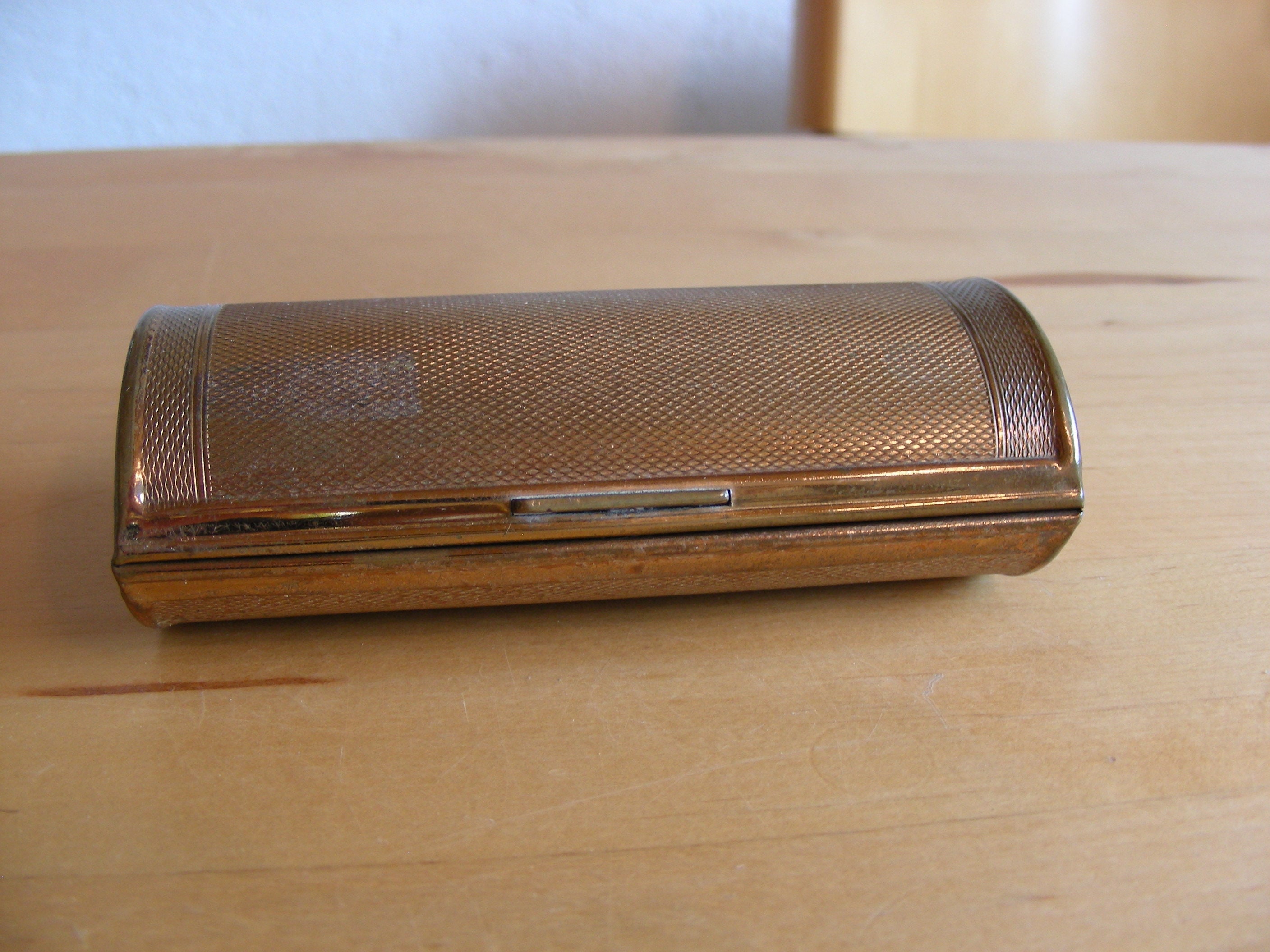 metal glasses case