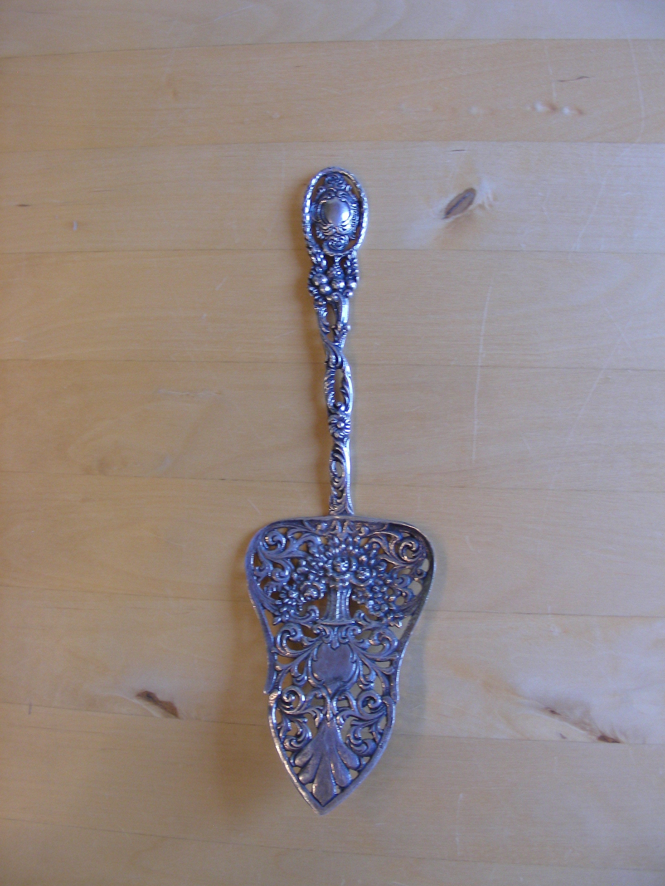 Lovely vintage silver 800 cake server