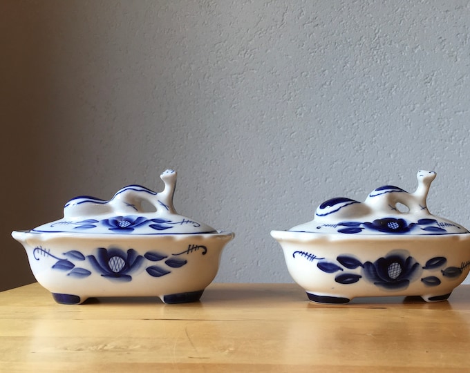 Two Dulevo Covered Trinket Dishes With Ermine