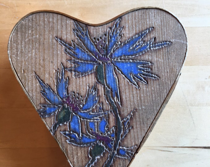 Vintage Heart Band Box With Corn Flowers