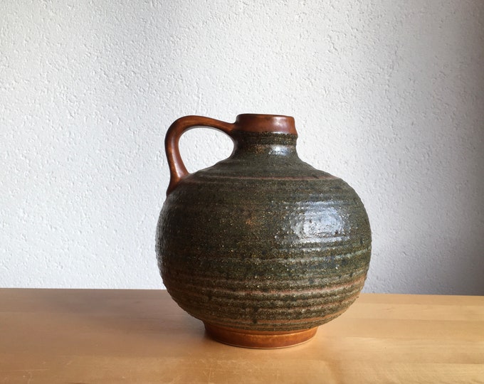 Strehla Vase 9017 West German pottery