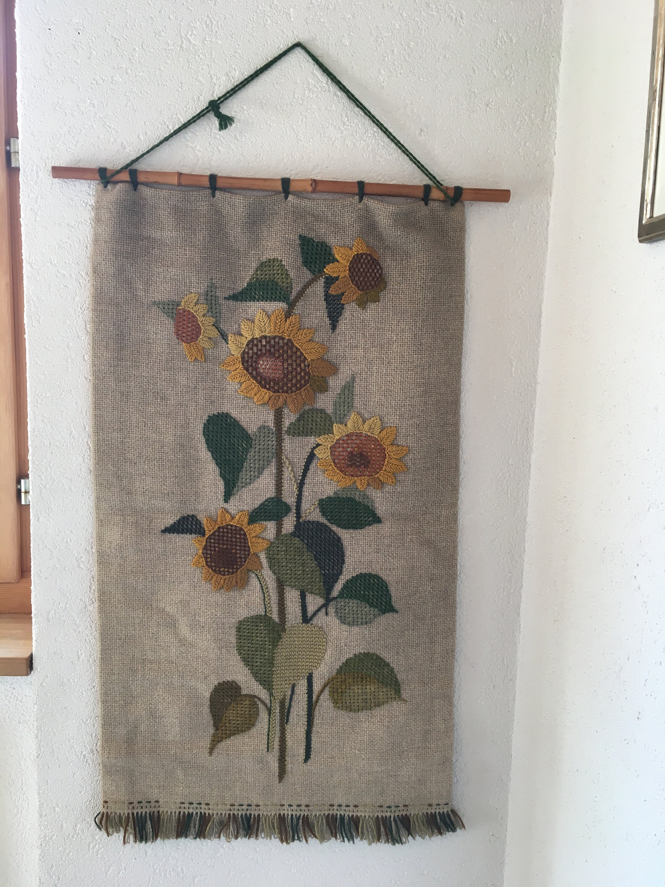 Sunflower wall hanging, boho wall deco, bohemian decor, vintage wall