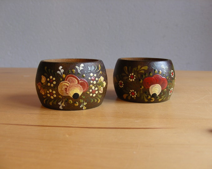 Set of two pretty hand painted wood napkin rings