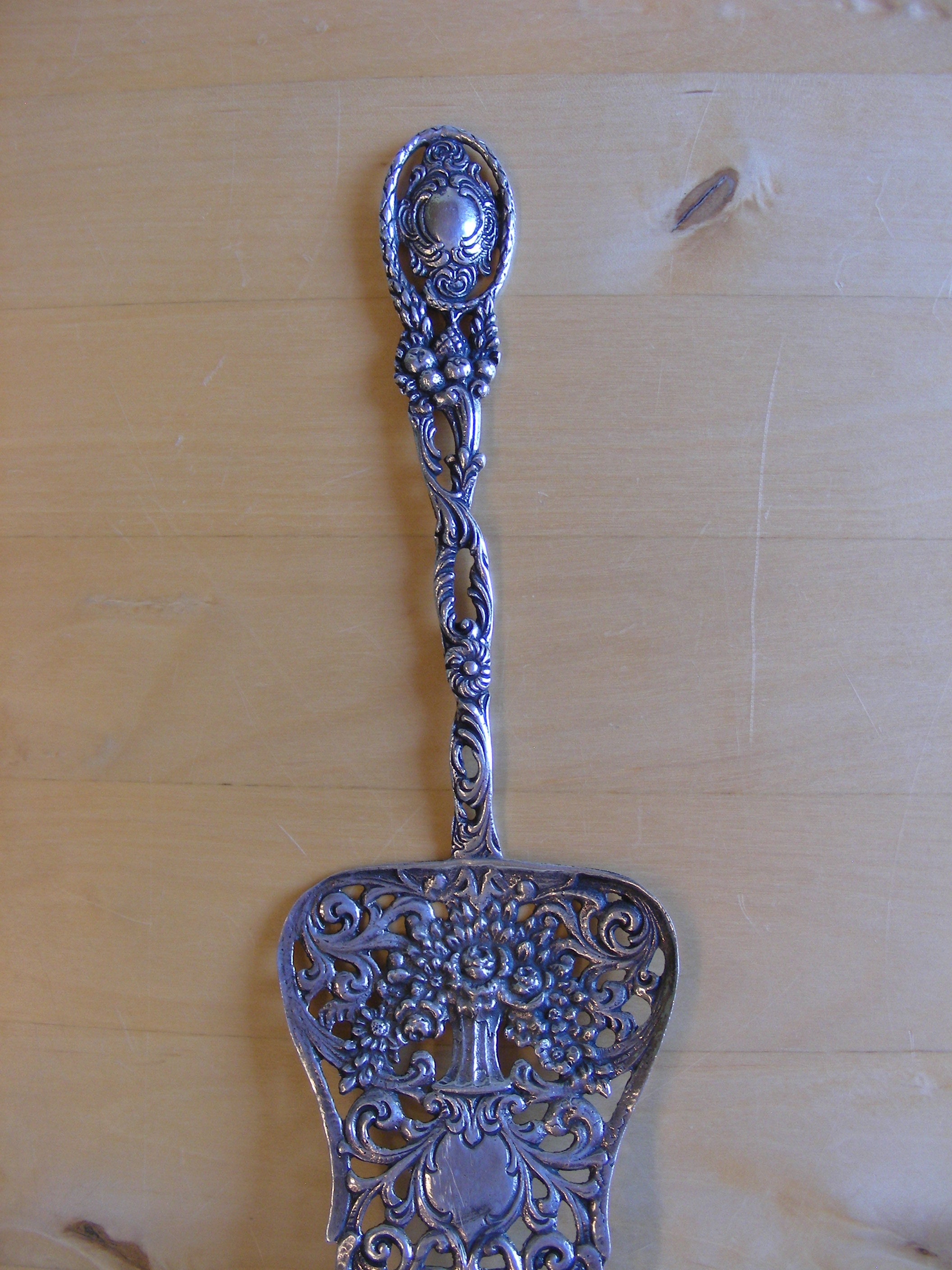 Lovely vintage silver 800 cake server