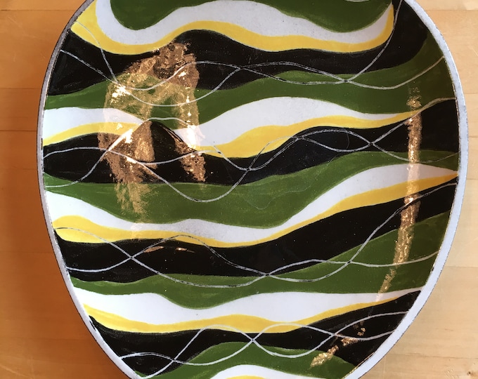 Mid century kidney plate or shallow bowl, Hegi Green Accent