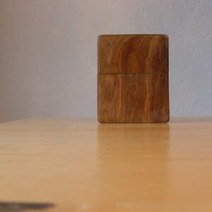 Portatarjetas de madera de mediados de siglo con cartas de bridge suizo Müller and Cie Regalo para papá