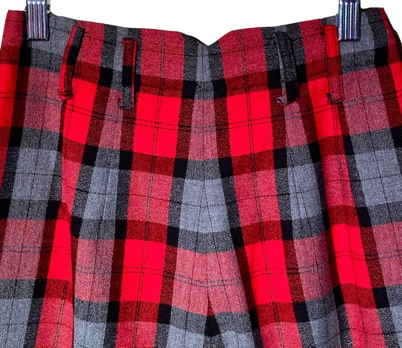 High Waisted Shorts, Vintage 90s Plaid Baggy Trouser Short, High Rise High Waist Long Tartan Shorts, Simple Casual Red Gray Shorts Size 3 /4 image 4