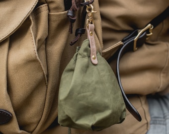 Dog Snack Pouch: Refreshing Green Canvas & Soft Beige Leather, Premium Craftsmanship  - YORK Meadow Muse