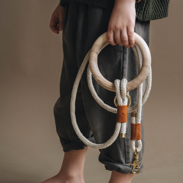 Dog Leash: Hemp Rope & Rich Brown Leather, A Blend of Nature's Elegance - ASH Timbered Traction