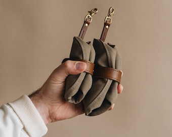 Waxed Canvas Foldable Dog Travel Bowl with Carabiner "MELO"