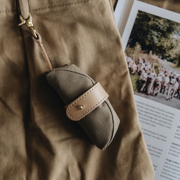 Foldable, Lightweight & Easy Clean Travel Bowl with Beige Leather Accents: Elevate Every Expedition! - MELO Desert Dreamer